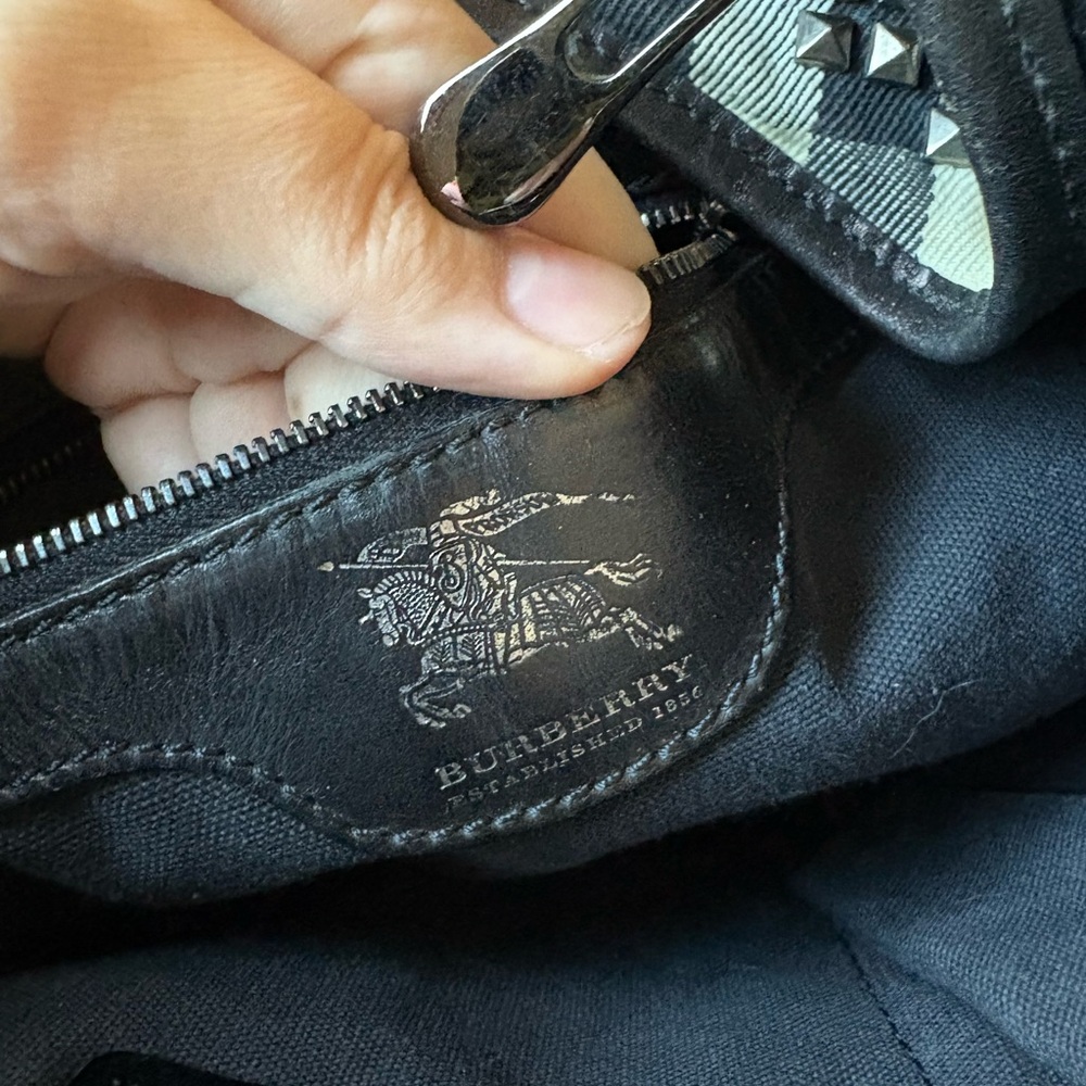 Burberry Hoxton prorsum nova check studded hobo bag - Picture 7 of 15